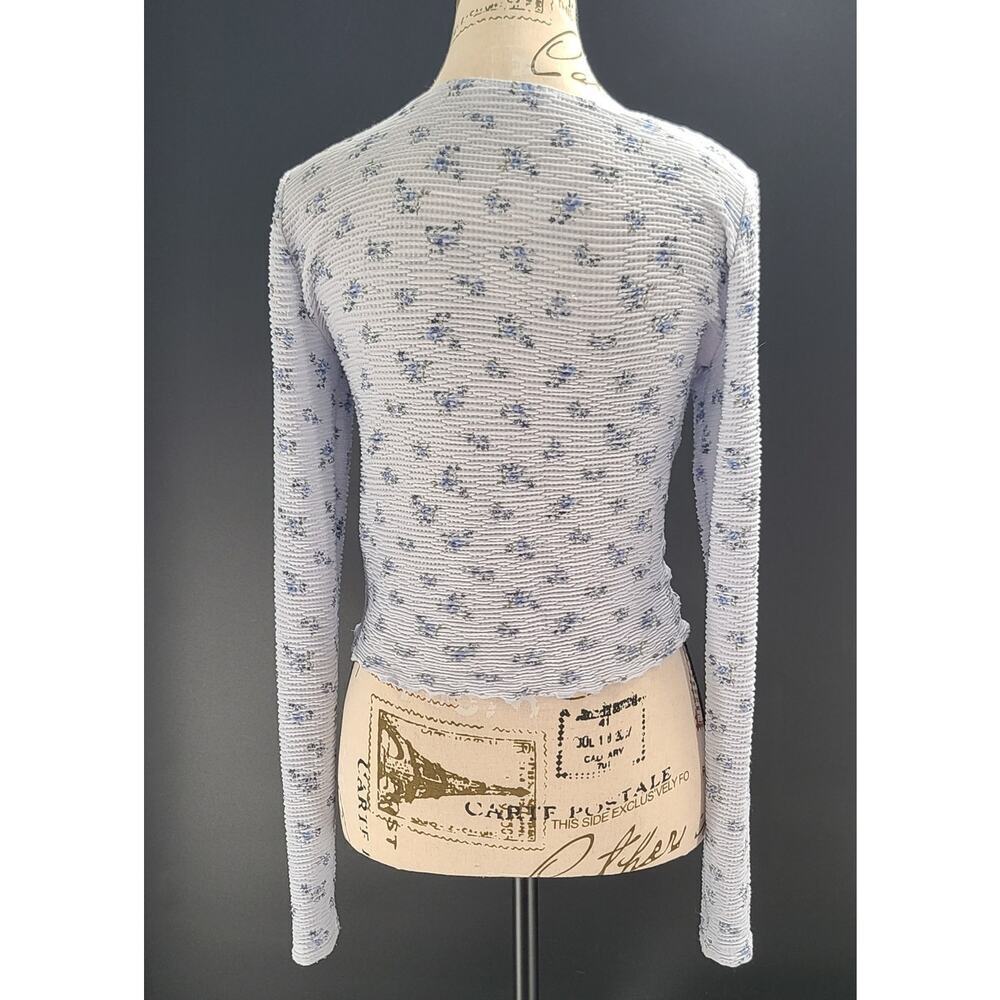 Hollister women's crop top baby blue floral Size Medium Cottagecore Fairy grunge - Picture 9 of 9